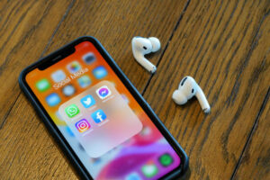 AirPods ear damage
